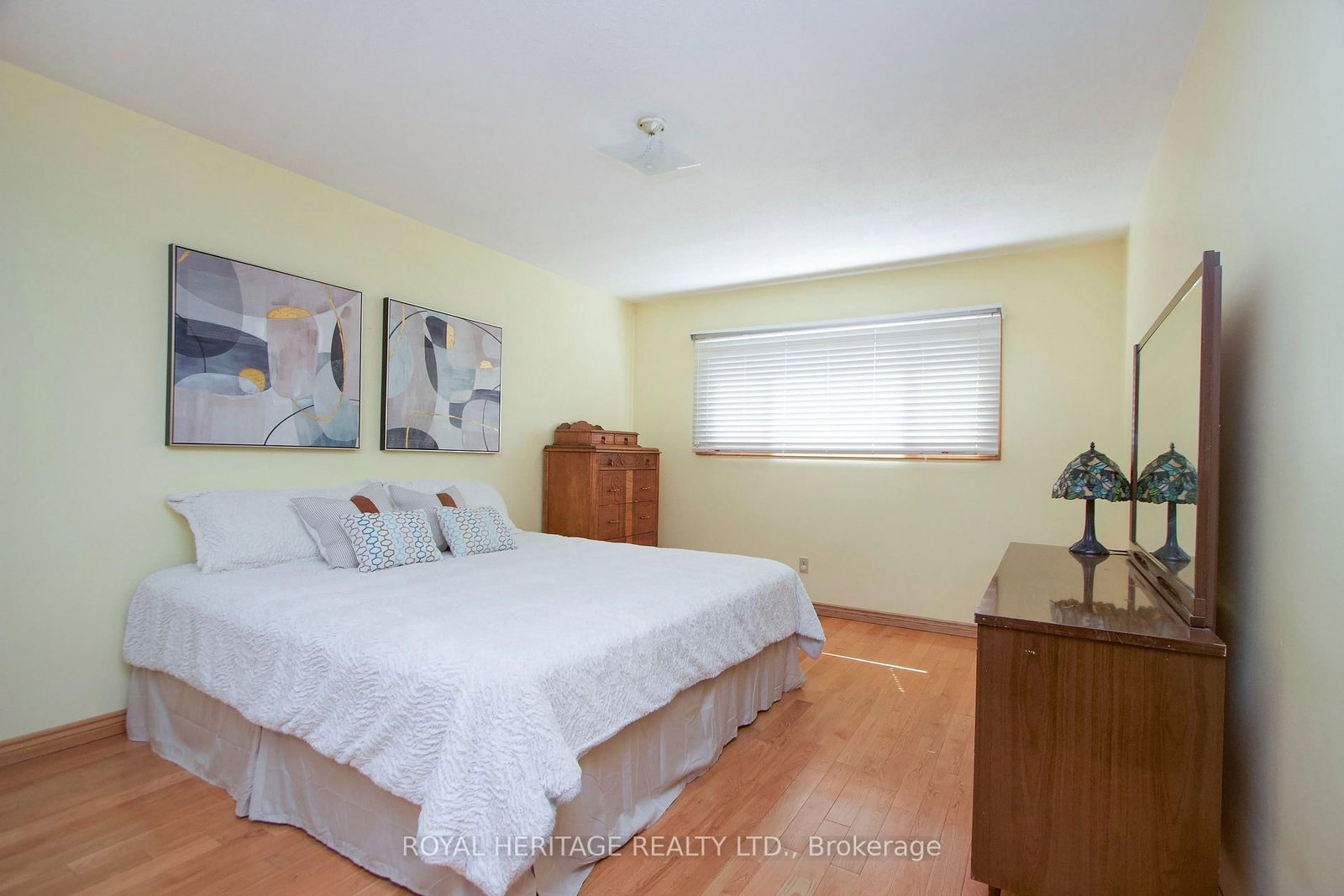 718 Annes Street • Whitby, ON photo 11