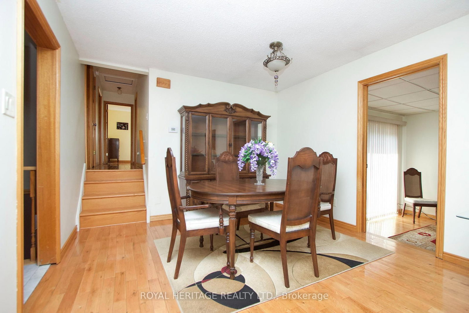 718 Annes Street • Whitby, ON photo 5