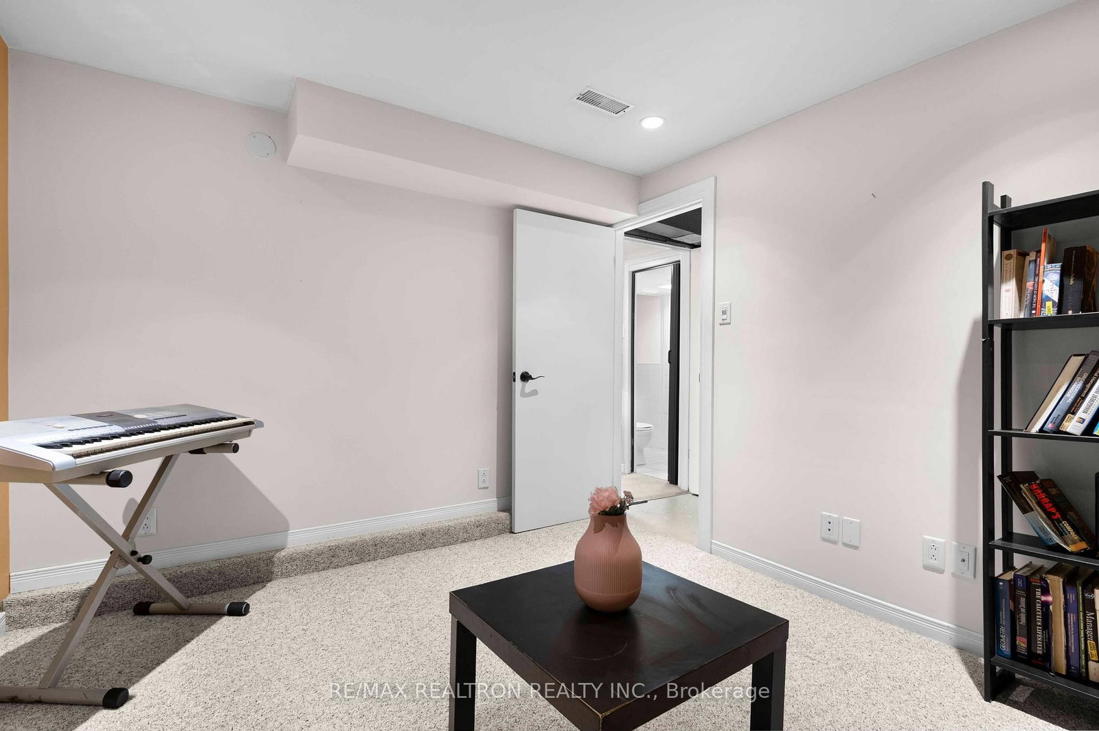 528 Gaylord Drive • Oshawa, ON photo 30