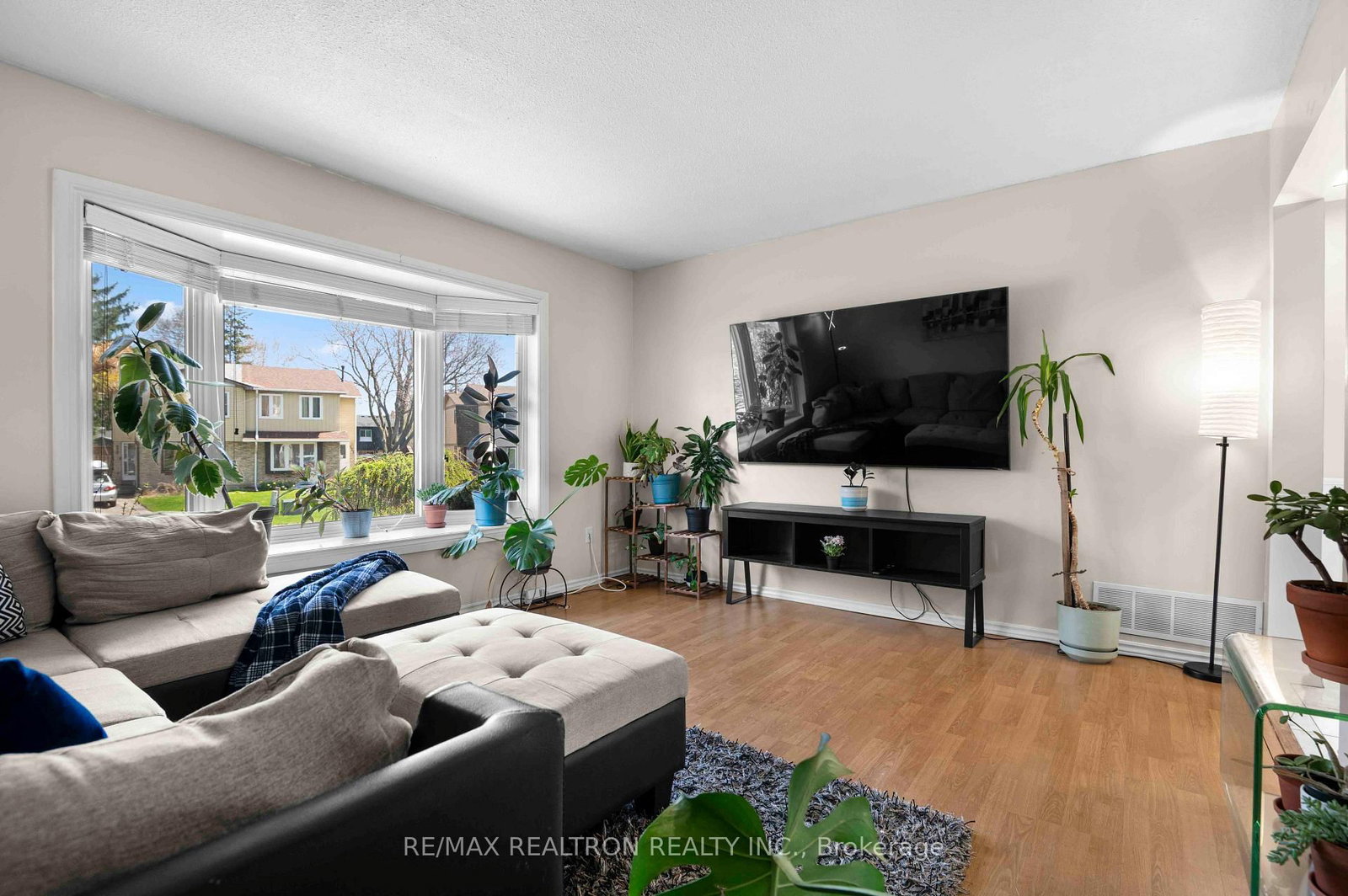 528 Gaylord Drive • Oshawa, ON photo 9