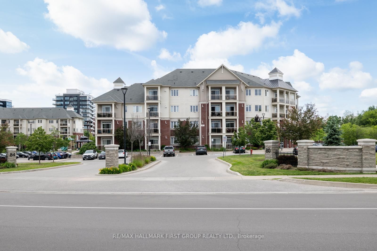 80 Aspen Springs Drive • #113 • Clarington, ON photo 2