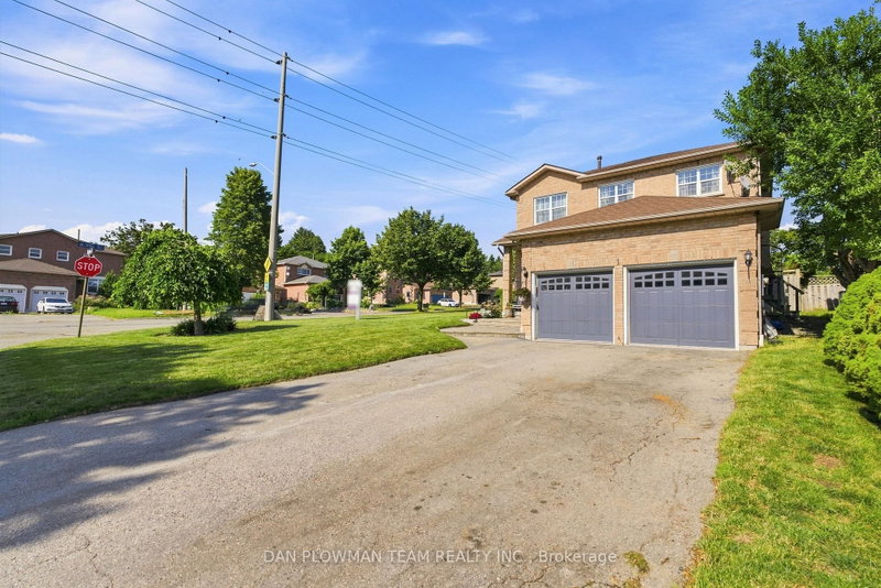 1 Murkar Crescent