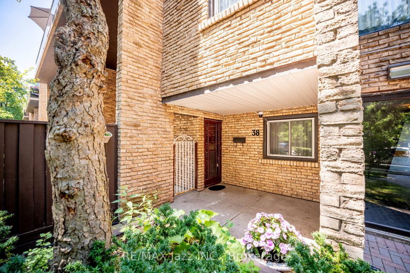 38 - 120 Ling Road
