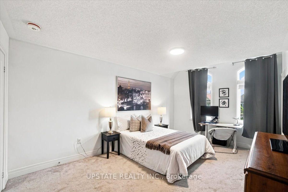 18 Blenheim Circle • Whitby, ON photo 22