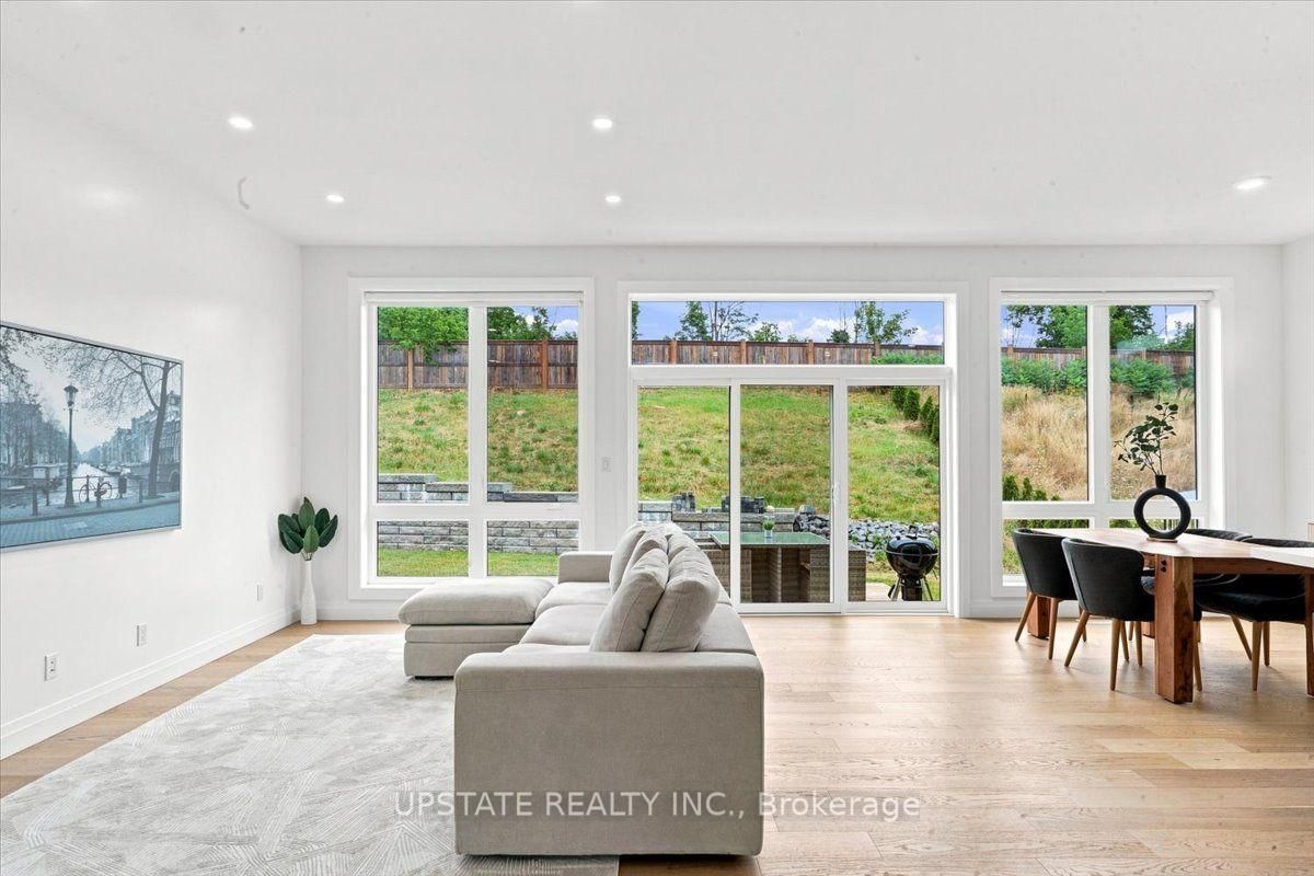 18 Blenheim Circle • Whitby, ON photo 36