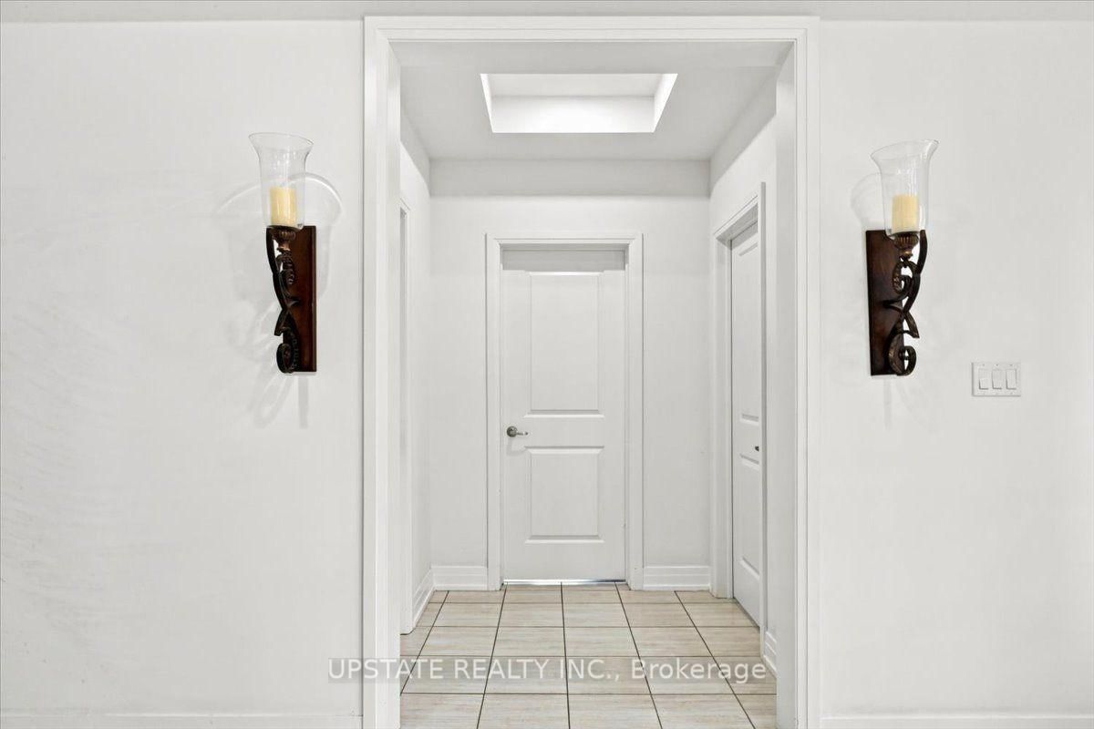 18 Blenheim Circle • Whitby, ON photo 41