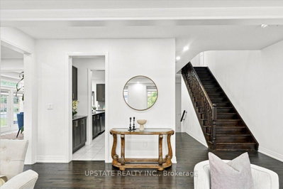 18 Blenheim Circle • Whitby, ON photo 5