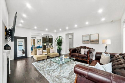 18 Blenheim Circle • Whitby, ON photo 9