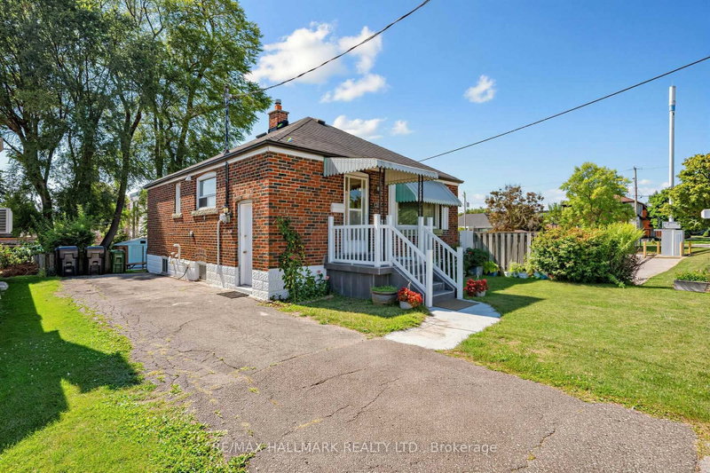 1216 Victoria Park Avenue