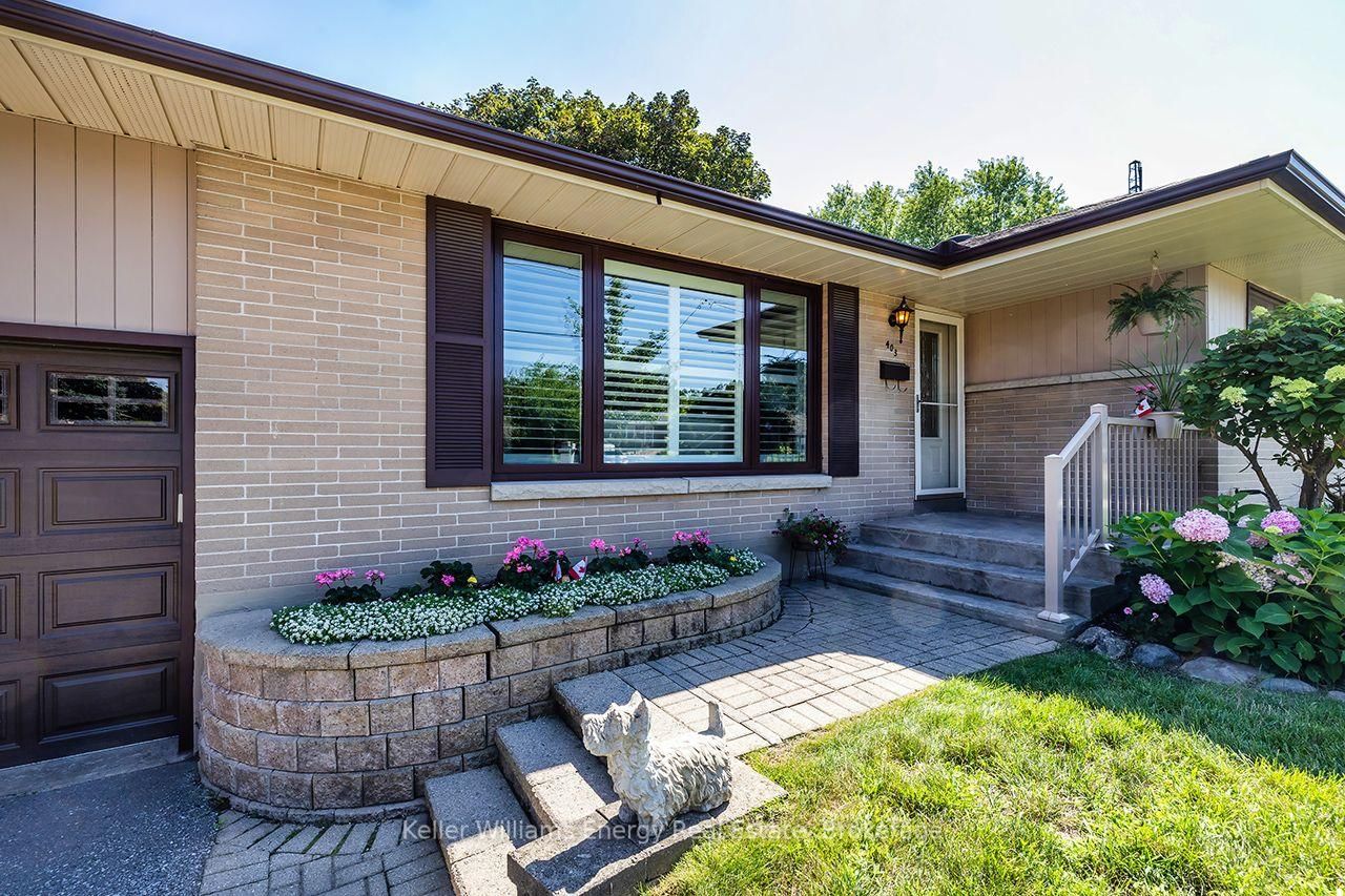 403 Rossmount Avenue • Oshawa, ON photo 5