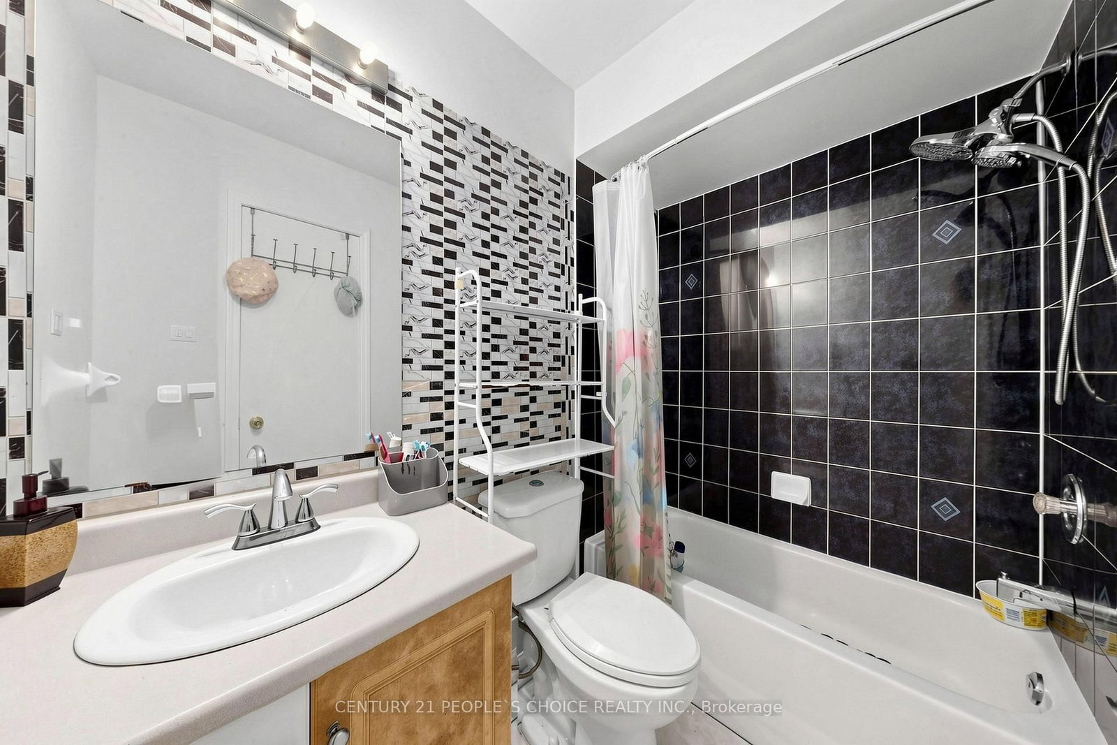 33 Aspen Park Way • #15 • Whitby, ON photo 15