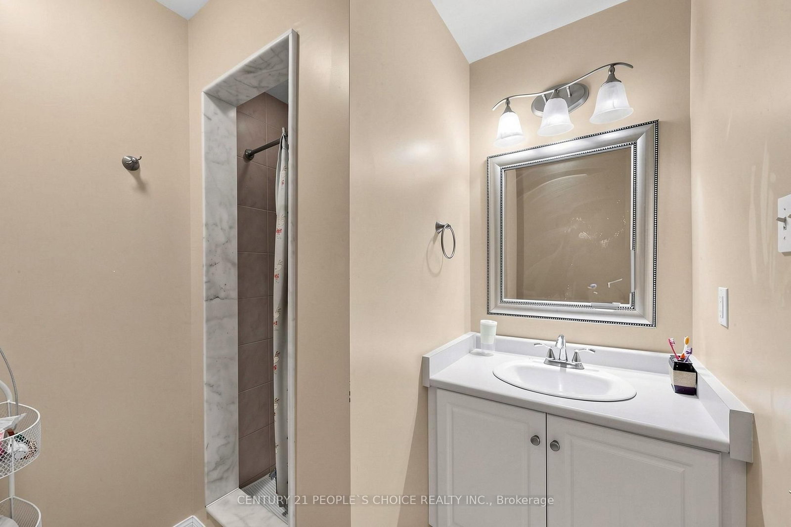 33 Aspen Park Way • #15 • Whitby, ON photo 21