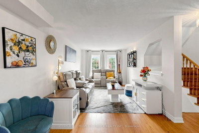 33 Aspen Park Way • #15 • Whitby, ON photo 3