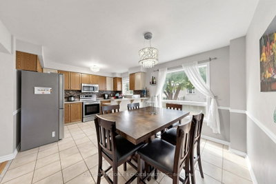 33 Aspen Park Way • #15 • Whitby, ON photo 7