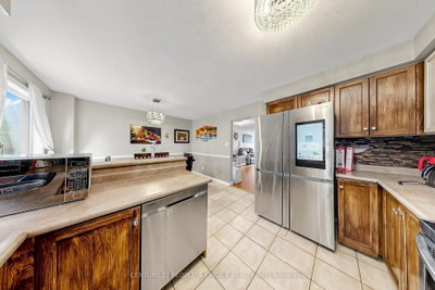 33 Aspen Park Way • #15 • Whitby, ON photo 8
