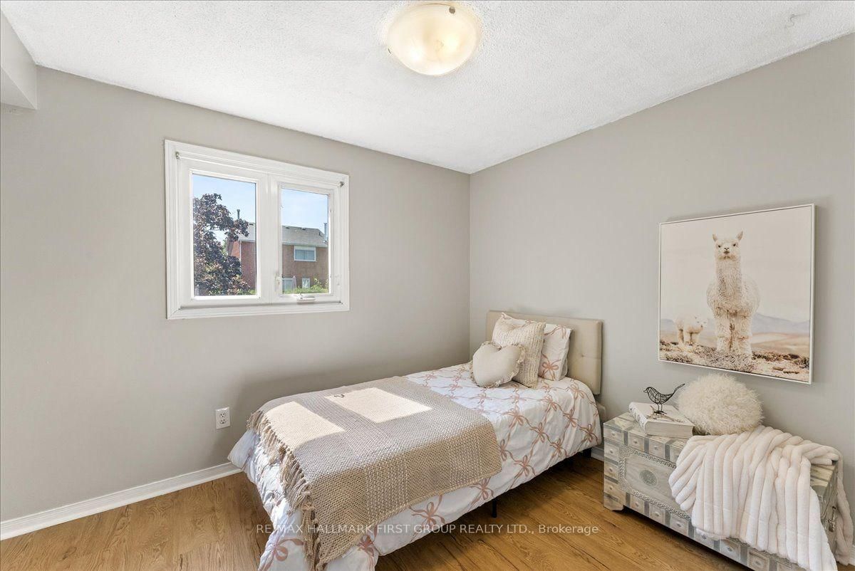 24 Fernbank Place • Whitby, ON photo 17
