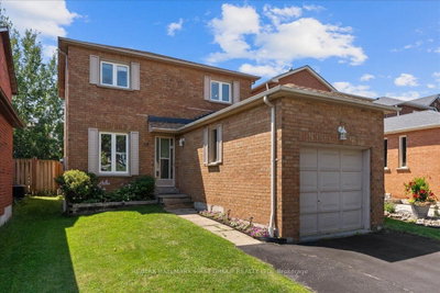 24 Fernbank Place • Whitby, ON photo 2
