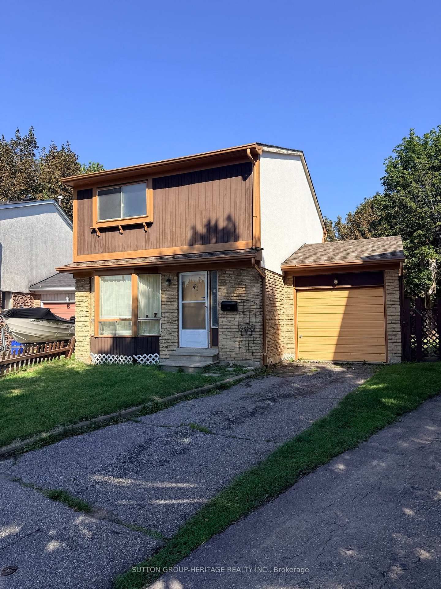 41 Harrison Court • Whitby, ON photo 1
