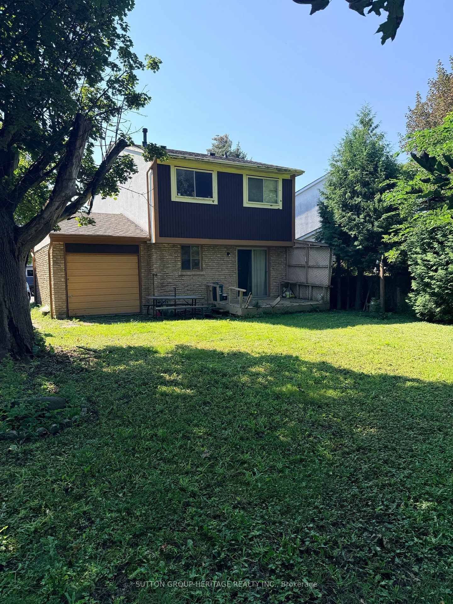41 Harrison Court • Whitby, ON photo 4