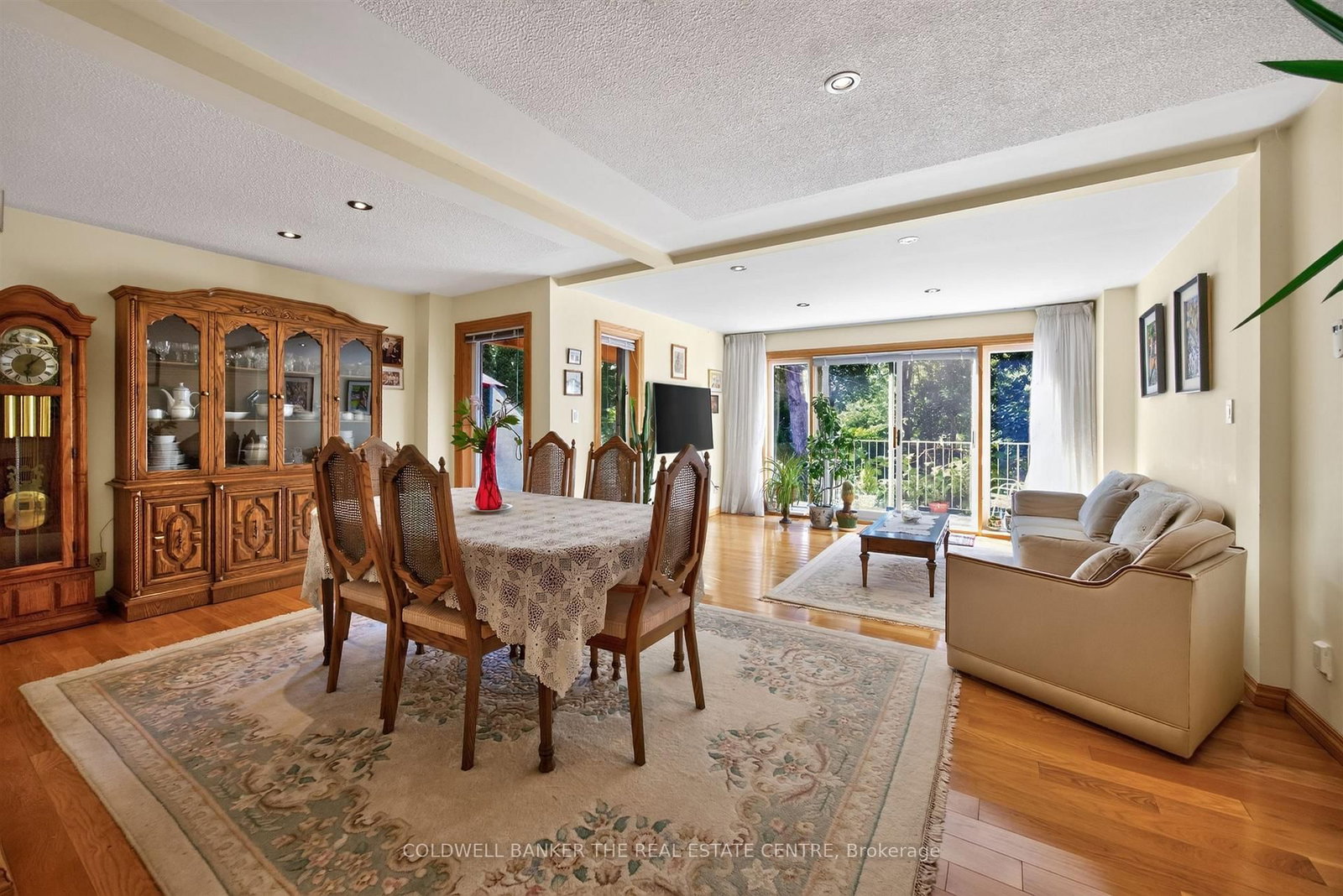 15 Craiglee Drive • Toronto, ON photo 10