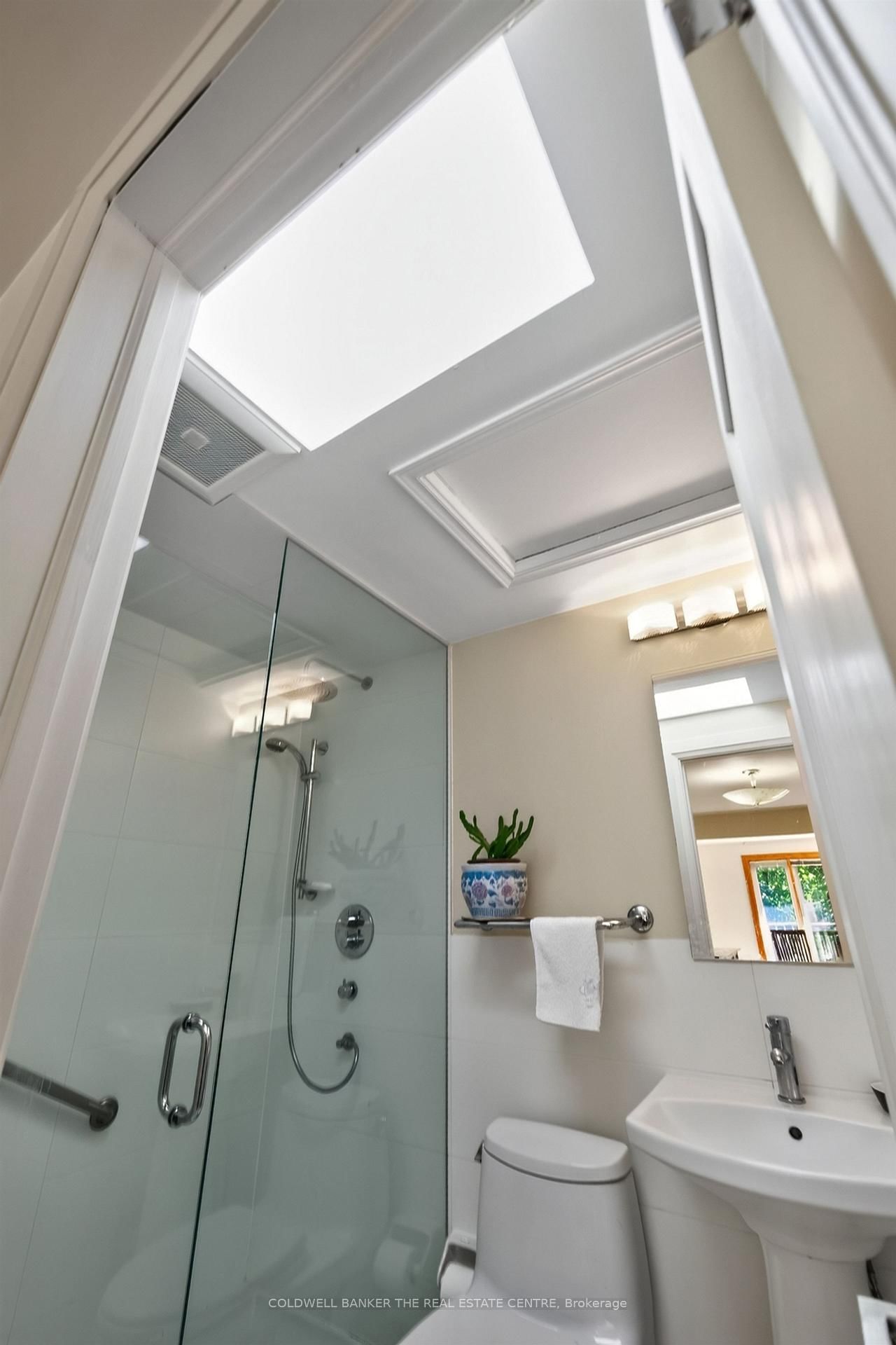 15 Craiglee Drive • Toronto, ON photo 24