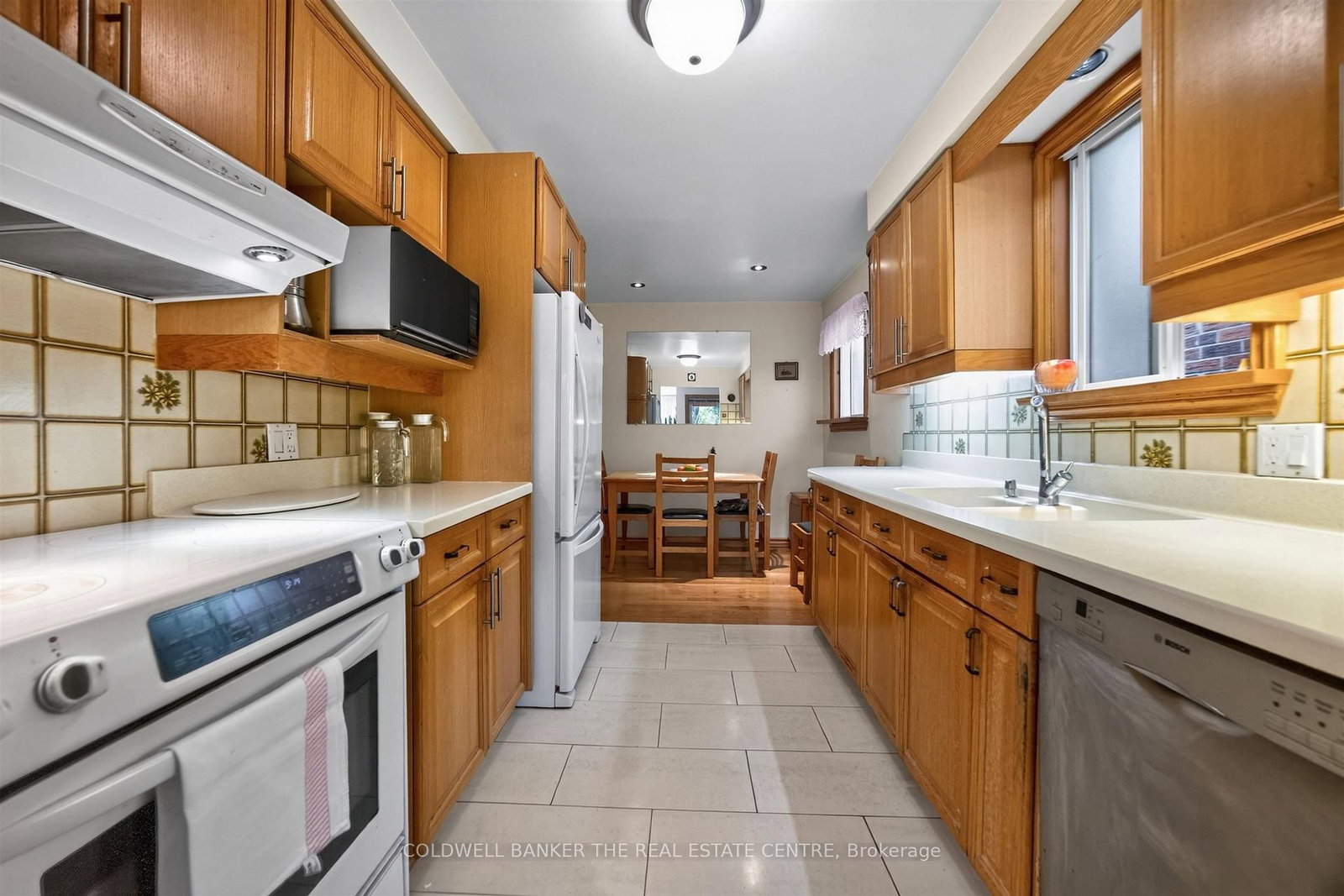 15 Craiglee Drive • Toronto, ON photo 8