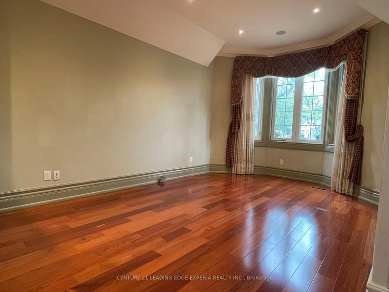 20 Grove Hill Drive W