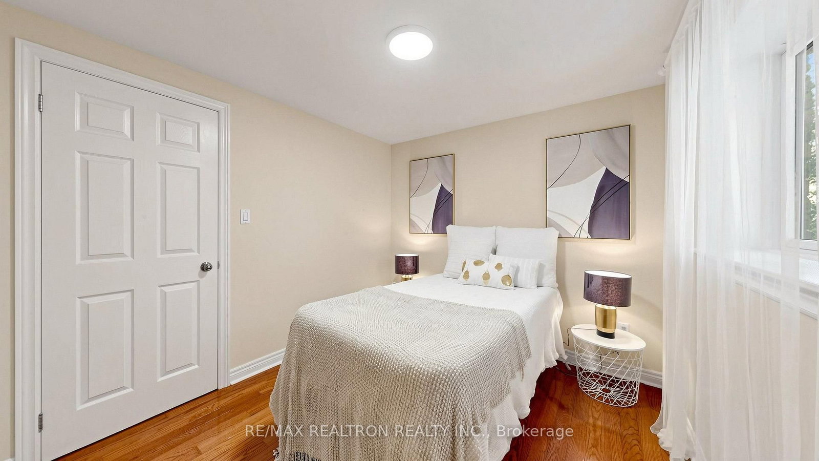 229 CHARTLAND Boulevard S • Toronto, ON photo 21