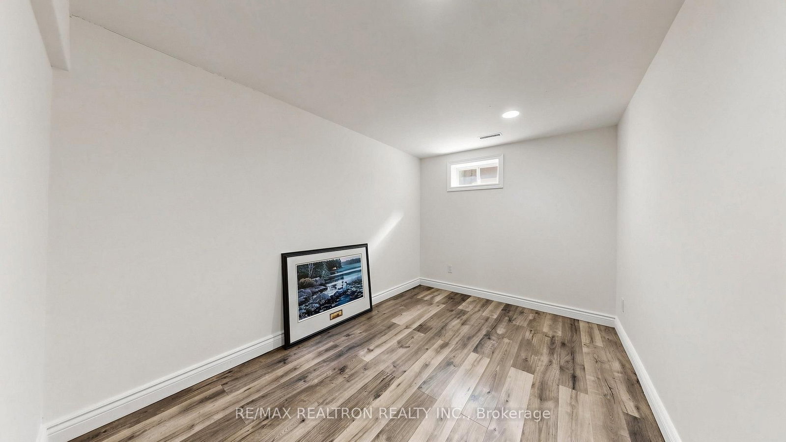 229 CHARTLAND Boulevard S • Toronto, ON photo 38