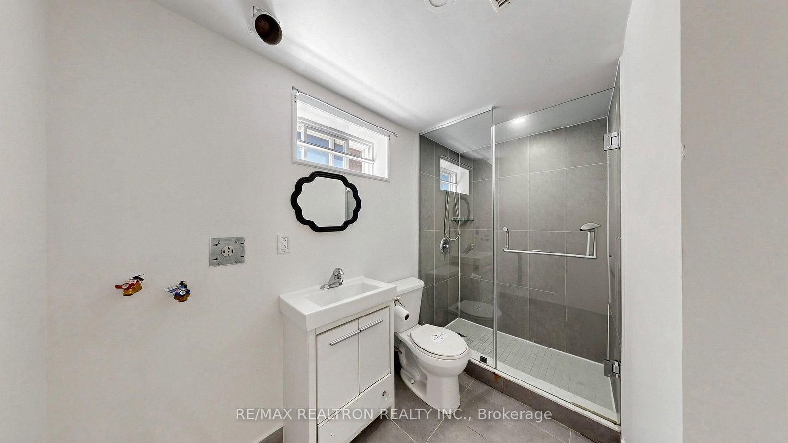 229 CHARTLAND Boulevard S • Toronto, ON photo 39