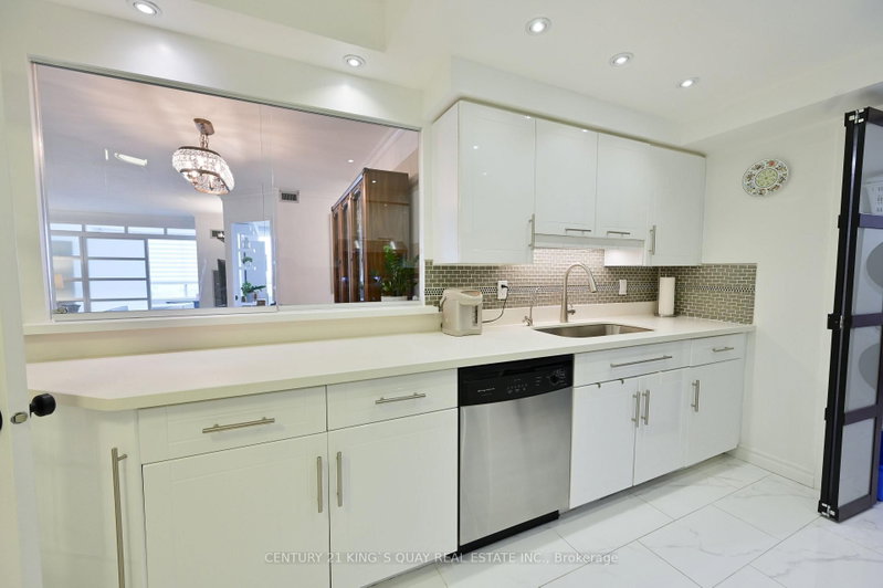 1502 - 175 Bamburgh Circle