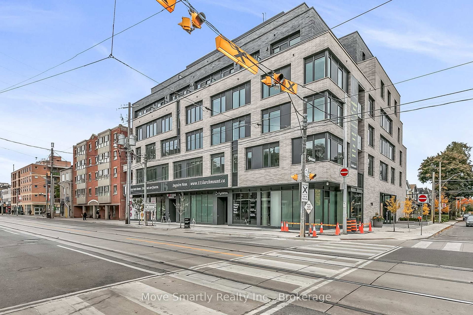 411 - 115 Larchmount Avenue, Toronto