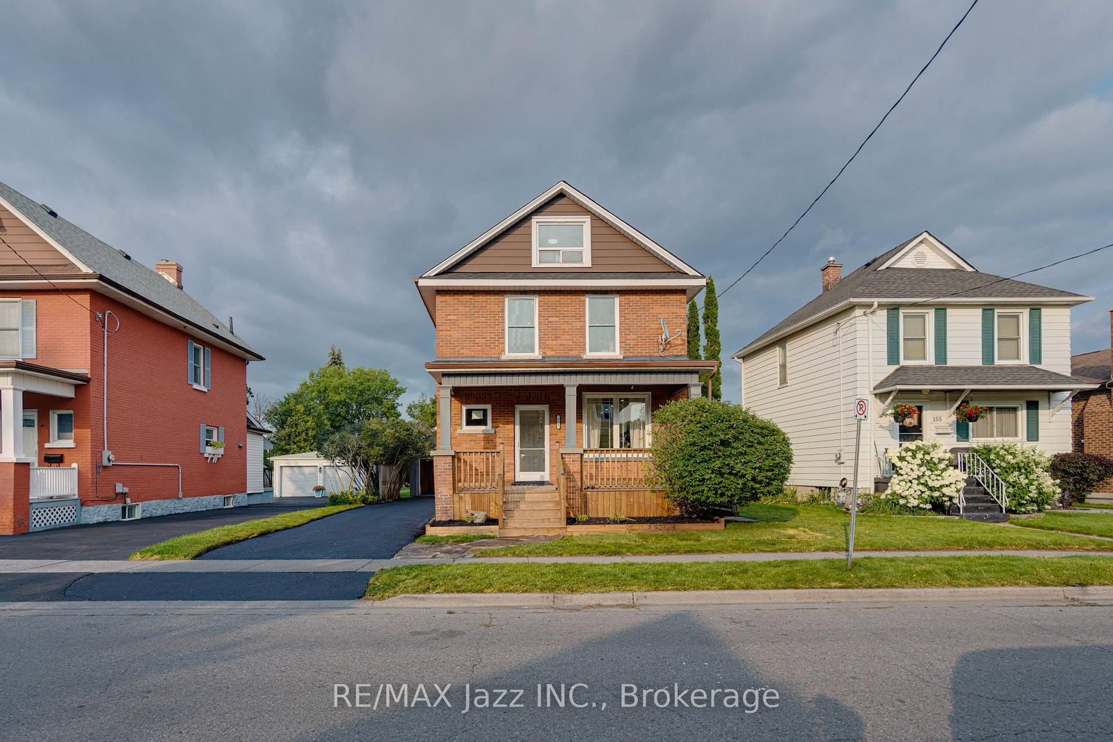 Detached House sold at 151 Burk Street, Oshawa, Ontario, L1J 4C2 - Vanier - MLS: E13645788