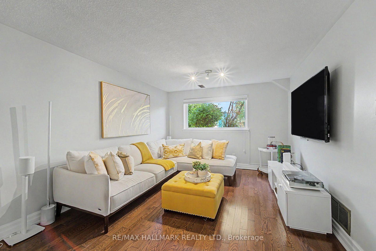 117 Clappison Boulevard • Toronto, ON photo 14