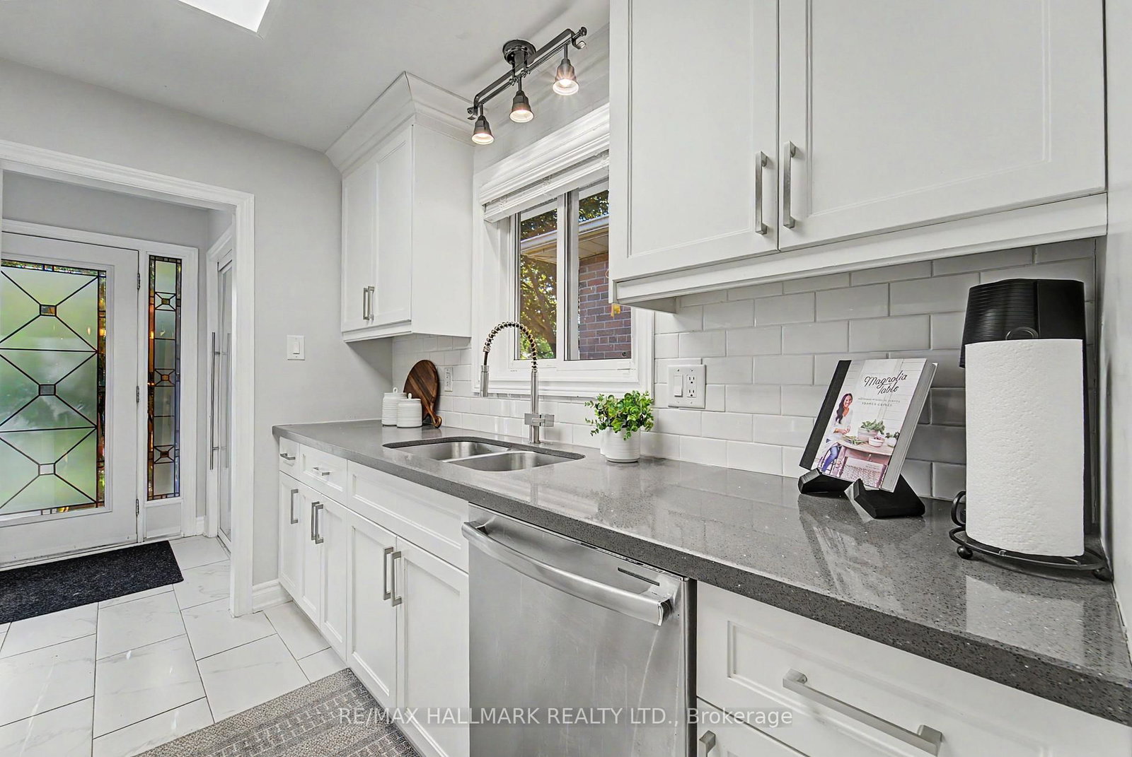 117 Clappison Boulevard • Toronto, ON photo 9