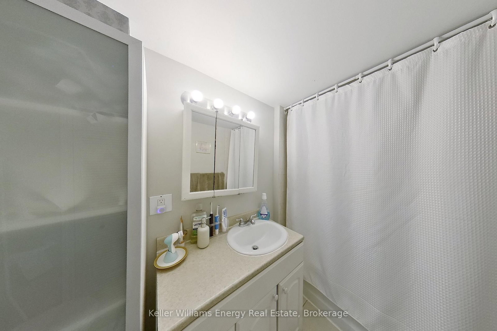 405 Bernhard Crescent • Oshawa, ON photo 33