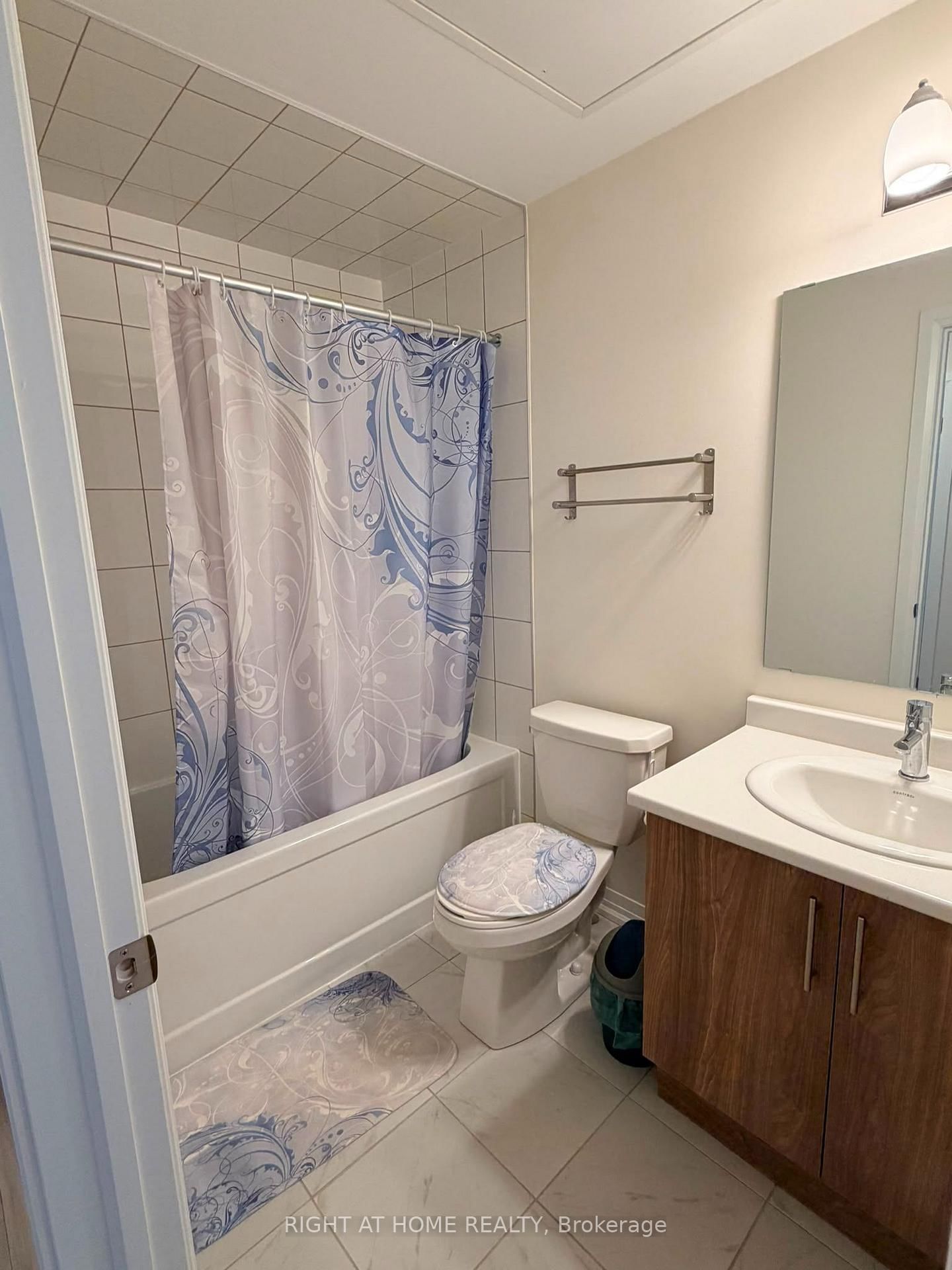 10 Liben Way • #14 • Toronto, ON photo 13