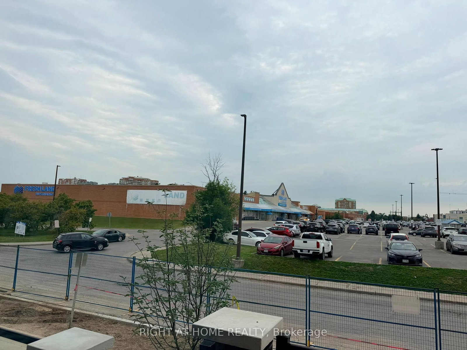 10 Liben Way • #14 • Toronto, ON photo 17