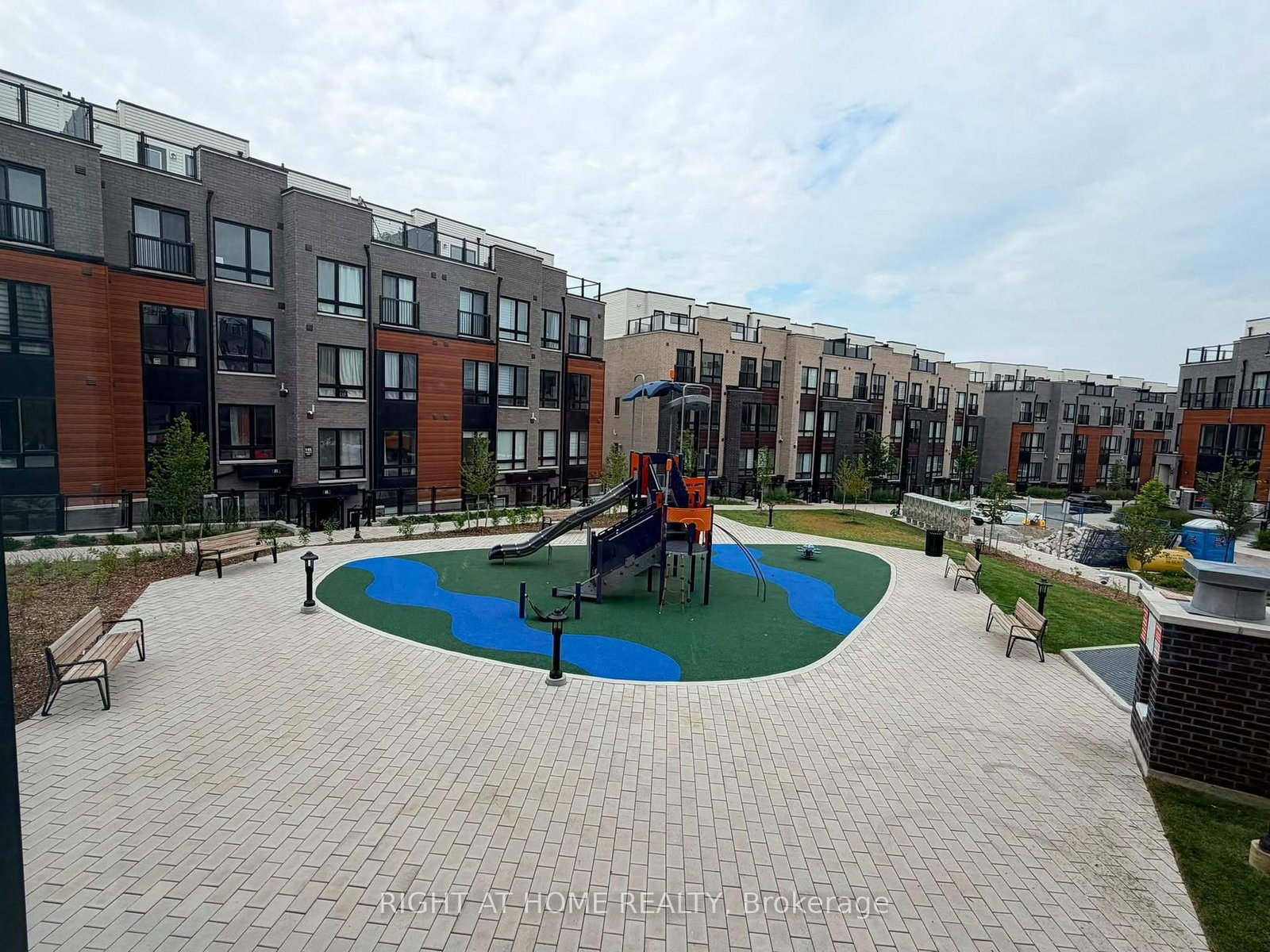 10 Liben Way • #14 • Toronto, ON photo 2