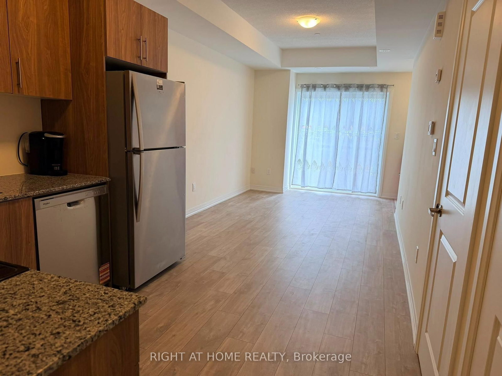 10 Liben Way • #14 • Toronto, ON photo 6