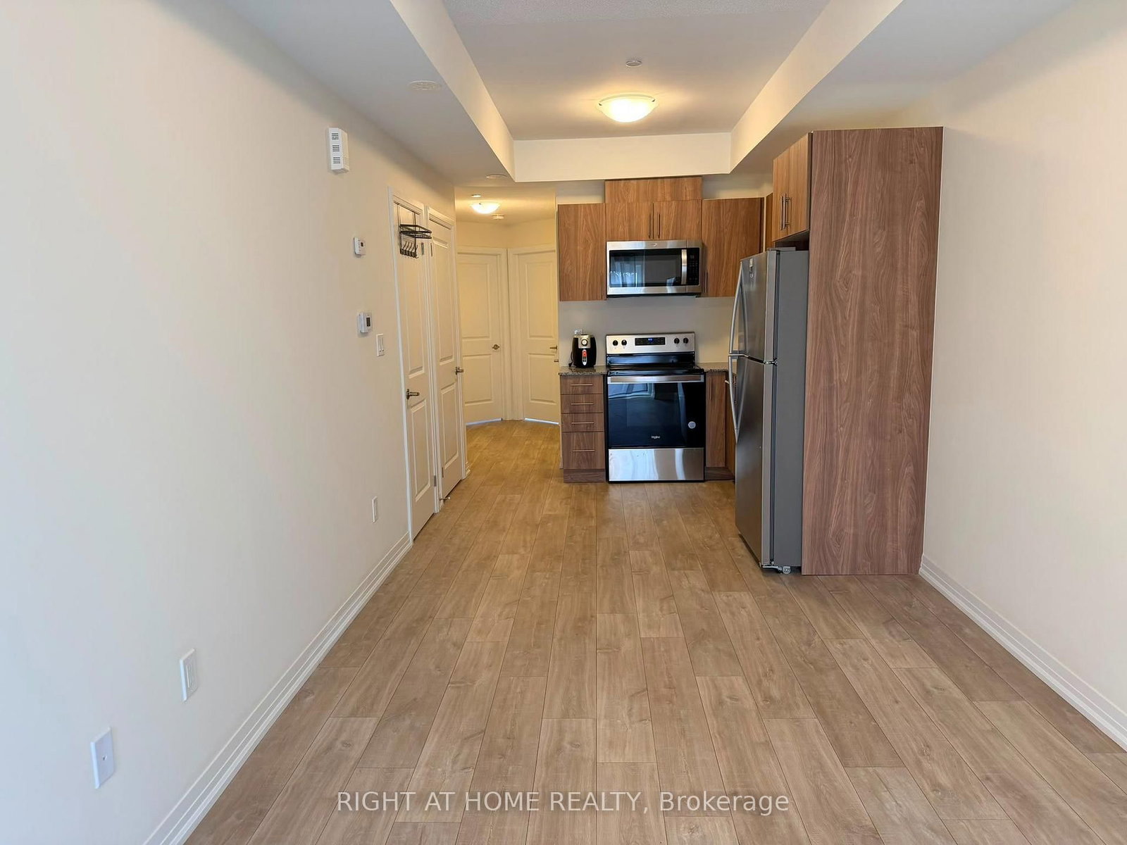 10 Liben Way • #14 • Toronto, ON photo 7