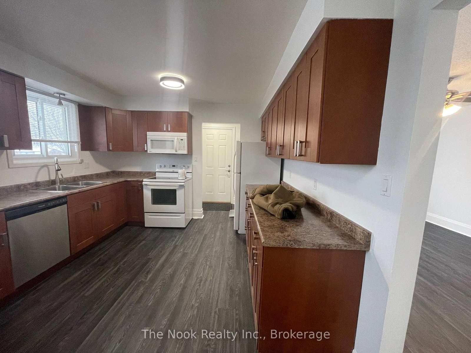 1321 Cedar Street • Oshawa, ON photo 3