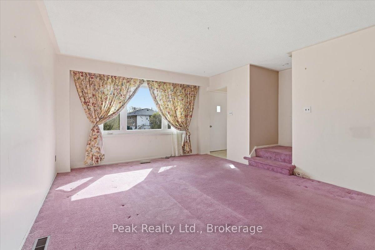 644 Perry Cres, Oshawa, view 8