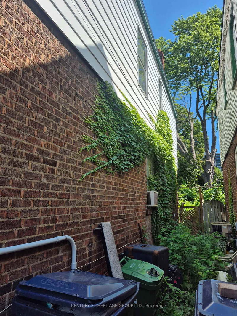 235 Chisholm Avenue