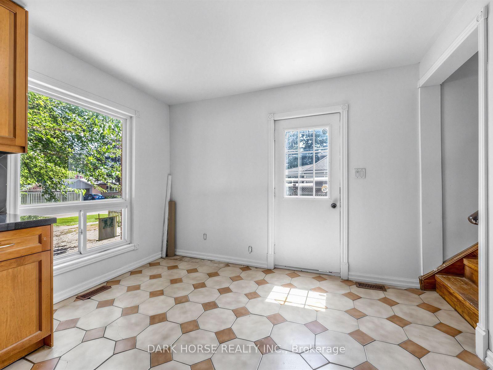 347 Annapolis Avenue • Oshawa, ON photo 12
