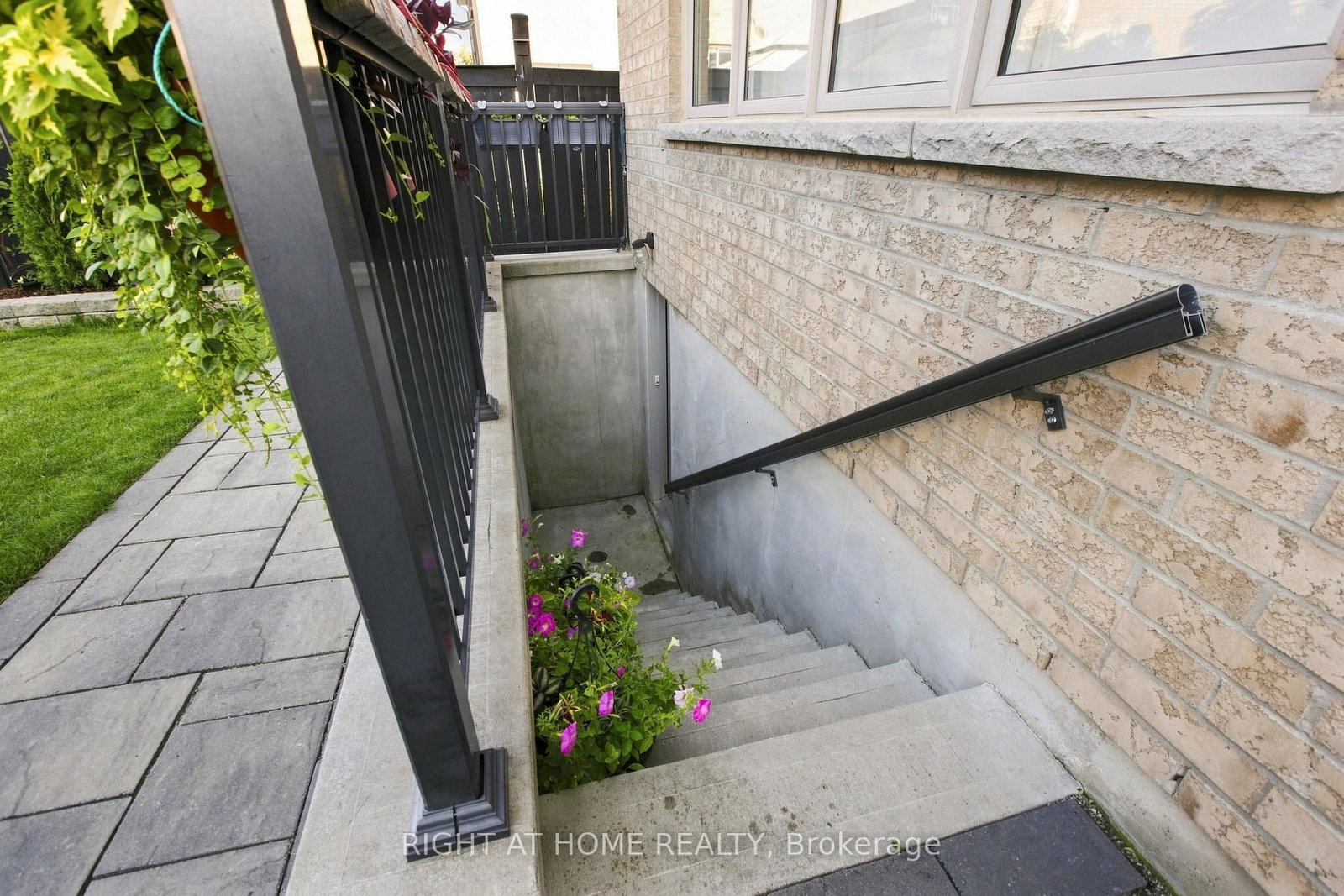 2349 Dress Circle Crescent • Oshawa, ON photo 31