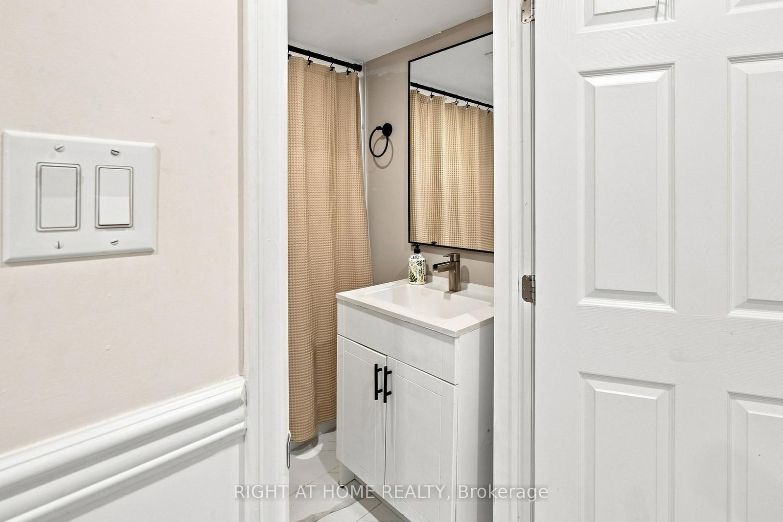 2349 Dress Circle Crescent • Oshawa, ON photo 40