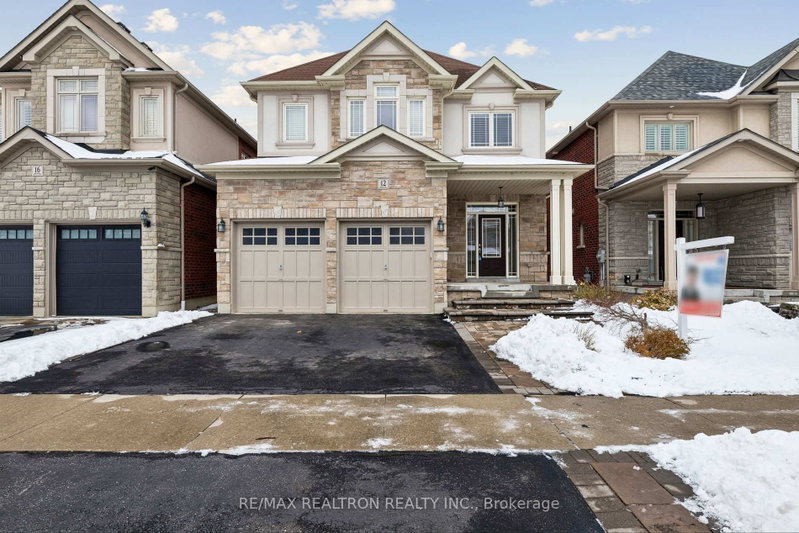12 Promenade Drive