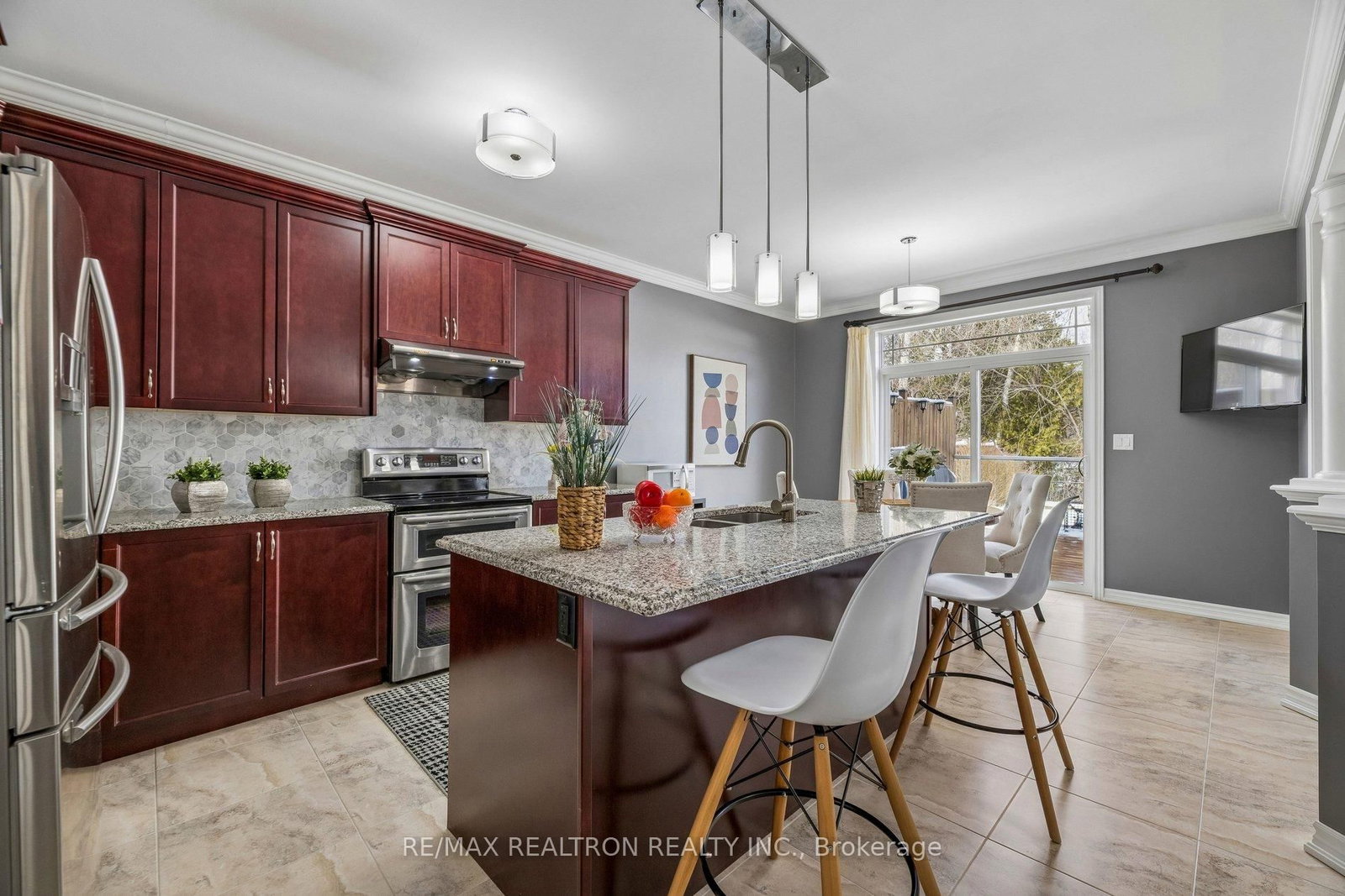 12 Promenade Drive • Whitby, ON photo 6