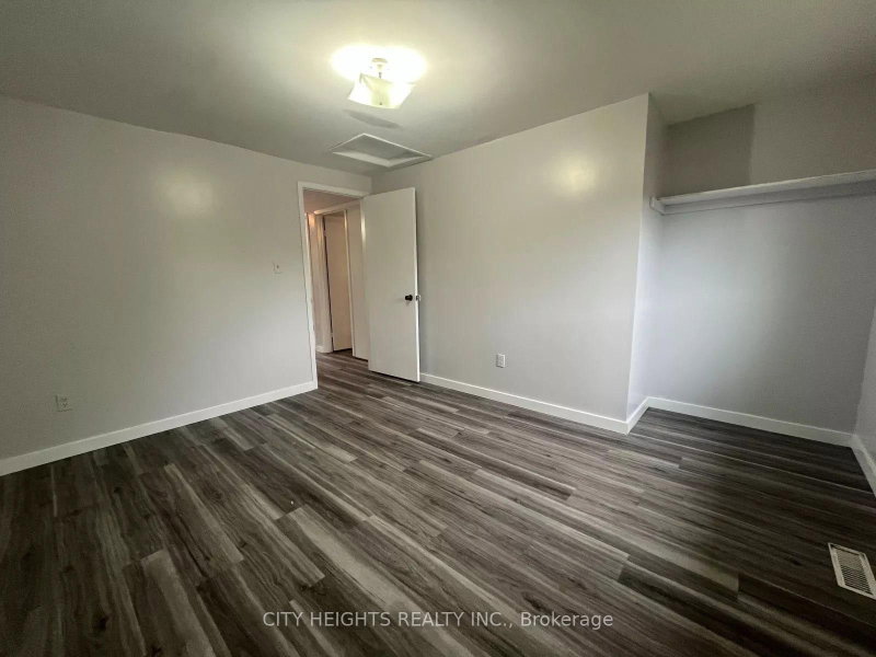 upper level - 164 Daniels Crescent